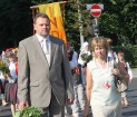 X Latvijas skolu jaunatnes dziesmu un deju svētku gājienā iet Krāslavas novada amatpersonas 78