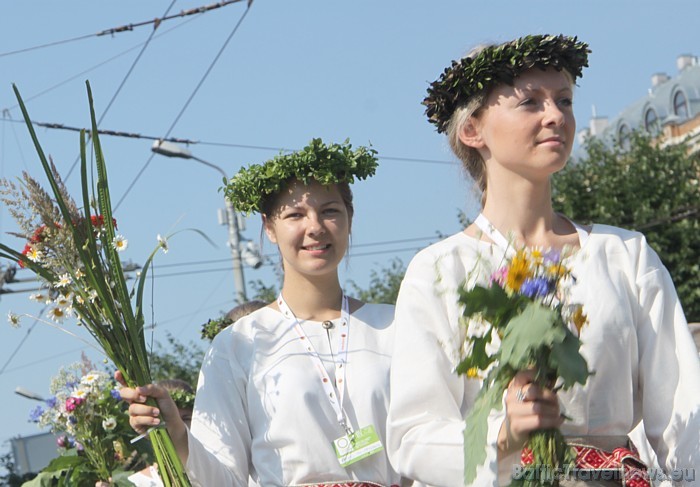 X Latvijas skolu jaunatnes dziesmu un deju svētku gājiens 46431