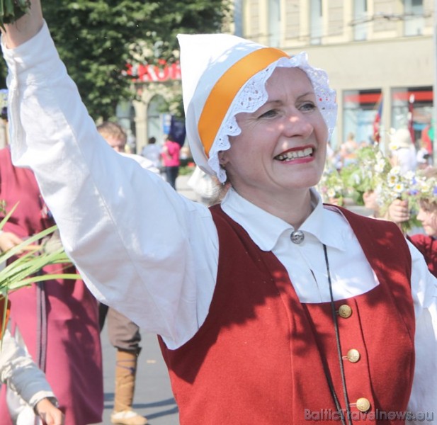 X Latvijas skolu jaunatnes dziesmu un deju svētku gājiens 46488