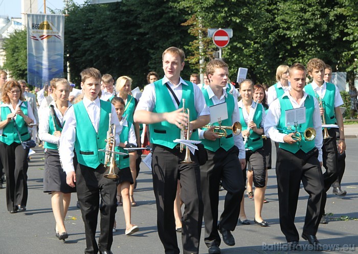 X Latvijas skolu jaunatnes dziesmu un deju svētku gājiens 46491