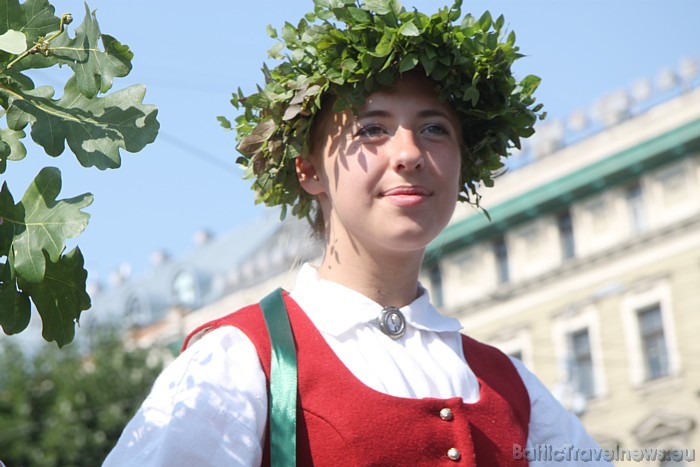 X Latvijas skolu jaunatnes dziesmu un deju svētku gājiens 46558