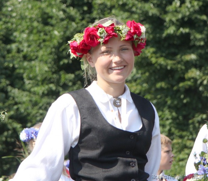 X Latvijas skolu jaunatnes dziesmu un deju svētku gājiens 46572