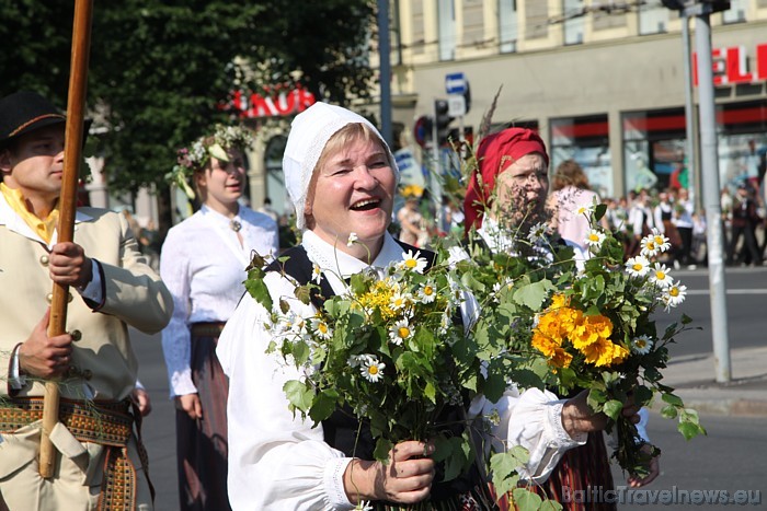 X Latvijas skolu jaunatnes dziesmu un deju svētku gājiens 46796
