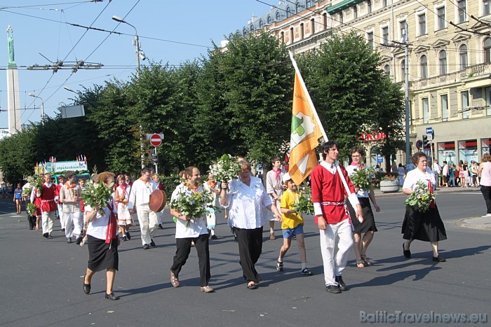 X Latvijas skolu jaunatnes dziesmu un deju svētku gājiens 46801