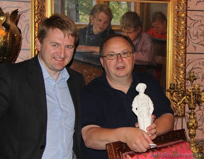 Aivars Mackevičs (BalticTravelnews.com direktors) un Daniels Jāns (Kukšu muižas īpašnieks). Vairāk informācijas - www.kuksumuiza.lv Aivars Mackevičs (BalticTravelnews.com direktors) un Daniels Jāns (Kukšu muižas īpašnieks). Vairāk informācijas - www.kuksumuiza.lv 47184