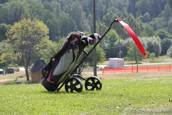 Reiņa Golfa laukums būs pieejams gan tiem, kas vēlas pirmo reizi pamēģināt golfa spēli, gan tiem, kas izlēmuši nodarboties ar šo sporta veidu profesio 47298