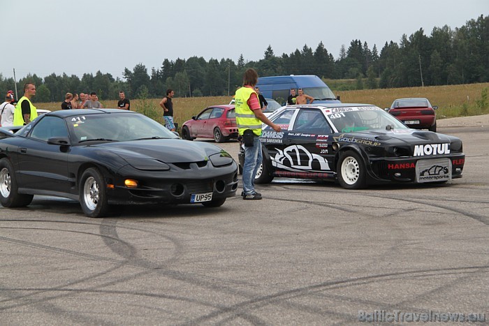 Street klasē starp daudzajiem dalībniekiem bija gan kopvērtējuma līderis Elvijs Kezis, gan Jevgenijs Kuprijanovs, kurš iepriekšējās Street Drift sacen Street klasē starp daudzajiem dalībniekiem bija gan kopvērtējuma līderis Elvijs Kezis, gan Jevgenijs Kuprijanovs, kurš iepriekšējās Street Drift sacen 47584