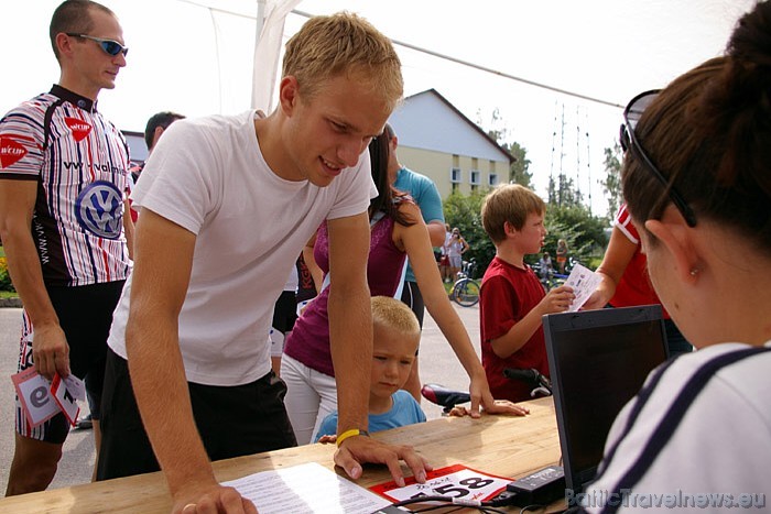 Puiši pat neiedomājās, ka jau pēc gada šī sacensība tiks atkārtota. Kur nu vēl to, ka pēc 15 gadiem dalībnieku skaits pārsniegs divus simtus... Puiši pat neiedomājās, ka jau pēc gada šī sacensība tiks atkārtota. Kur nu vēl to, ka pēc 15 gadiem dalībnieku skaits pārsniegs divus simtus... 48382