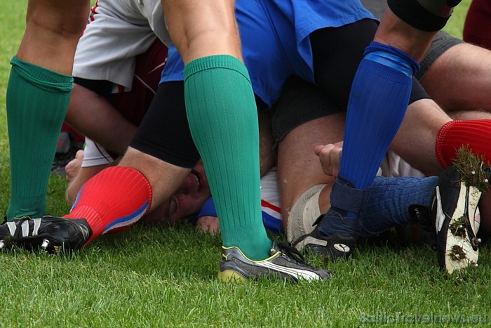 Visas dienas garumā stadionā notika dažādas spēles, tika teiktas runas, godināti seniori
Foto: Juris Ķilkuts/www.fotoatelje.lv 48412