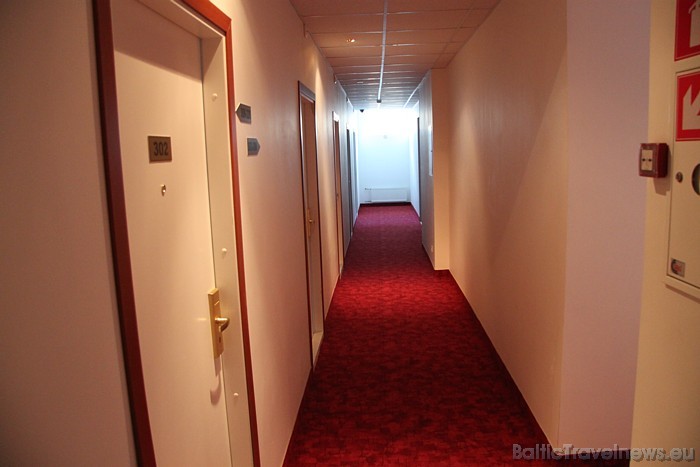 Viesnīcas Hotel A1 gaitenis uz numuriem 48889