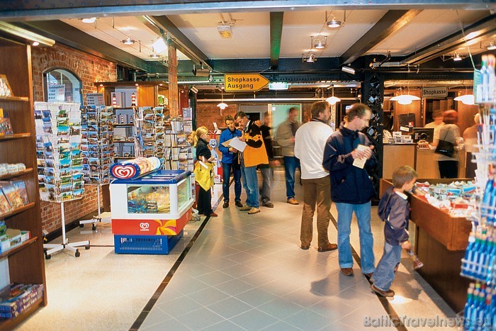 Miniatur Wunderland veikalā iespējams iegādāties dažādus suvenīrus 48992