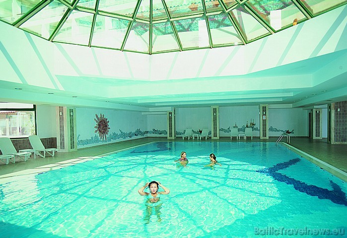Viesnīcas Salamis Bay Conti iekšējais peldbaseins 
Foto: Salamis Bay Conti Hotel 49378