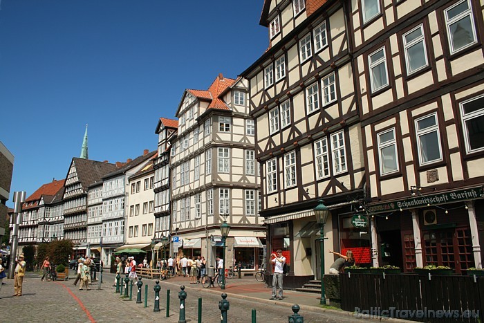 Hannoveres vecpilsētas galveno ielu bieži fotografē tūristi
Foto: ©Hannover Marketing und Tourismus GmbH, L. Gerhardts Hannoveres vecpilsētas galveno ielu bieži fotografē tūristi
Foto: ©Hannover Marketing und Tourismus GmbH, L. Gerhardts 49531
