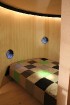 Numuri ir 15-30 kvadrātmetru plaši. Viesnīcā pieejama arī sauna un konferenču zāle 12 personām
Foto: © Treehotel 5