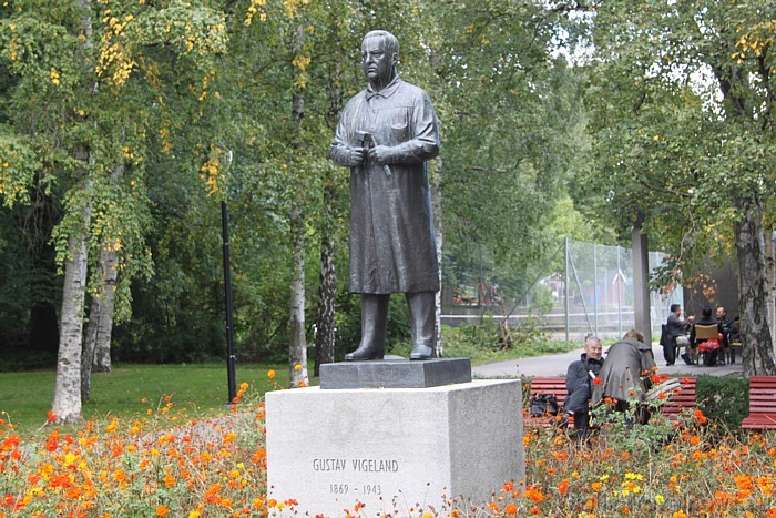 Mūsdienās Vigeland skulptūru parks ir ievērojams, ka skulptors Gustavs Vigelands savus darbus ir veidojis vēl pirms Otrā Pasaules kara 51266