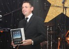 Starptautiskā tūroperatora Tez Tour direktors Baltijas valstīs Konstantīns Paļgovs dāvā TOP 3 labākajām Igaunijas tūrisma aģentūrām iPad 28