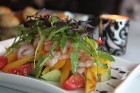 Restorāns Provansa: mango, garneļu, avokado salāti ar laima-vasabi mērci 9