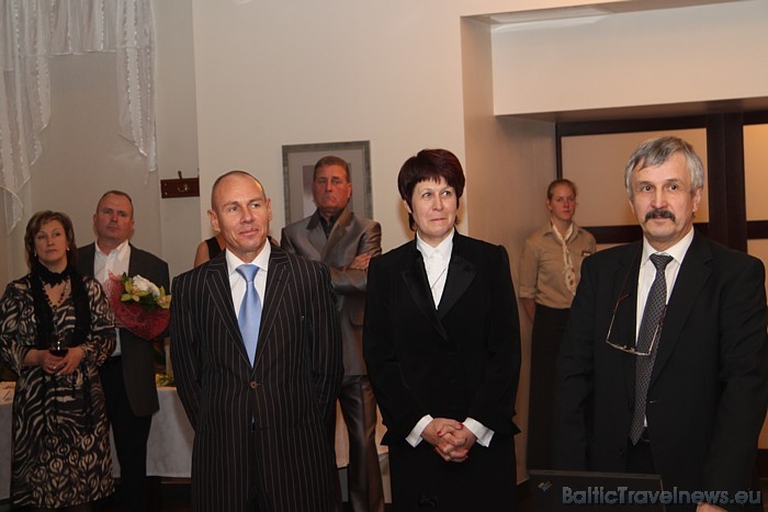 Latgales viesnīcas Hotel Kolonna Rēzekne 5 gadu jubilejas viesi un viesnīcas vadība 51867