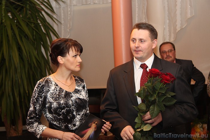 Viļakas mērs Sergejs Maksimovs sveic viesnīcas vadību un cer uz investīcijām Viļakā 51870
