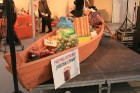 Visas dienas garumā tirgotāji un pircēji tika aicināti piepildīt Radio SWH Dāsno oranžo laivu ar labumiem, kas nepieciešami grūtībās nonākušām ģimenēm 6
