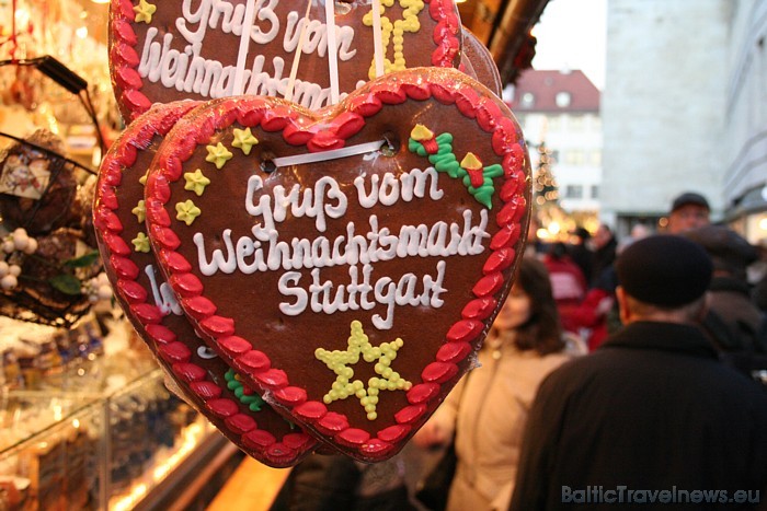 Katru gadu ziemas saulgriežu gaidīšanas laikā Vācijas pilsētas kļūst par Ziemassvētku brīnuma daļu
Foto: in.Stuttgart 52122