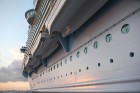 Oasis of the Seas vairs nav lielākais kruīza kuģis pasaulē, jo ASV kuģu sabiedrība Royal Caribbean International atklājusi tā dubultnieku - Allure of  1