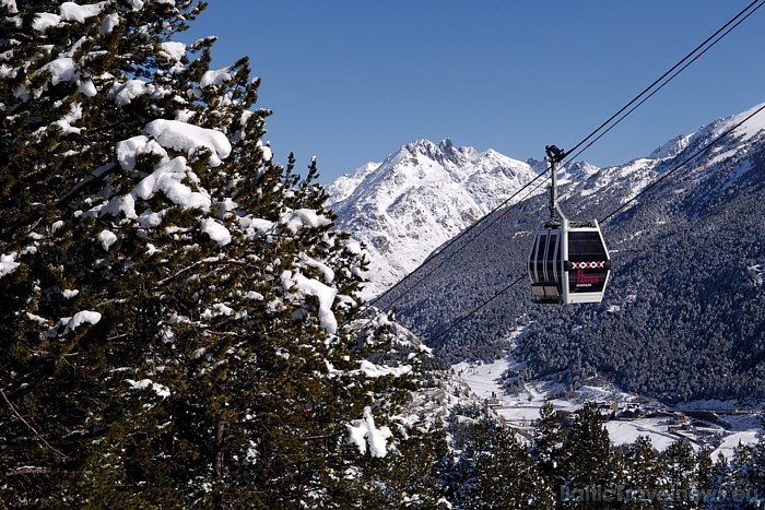 Kalnu slēpošana Andorā ir viens no galvenajiem sporta veidiem šajā valstī. Tāpēc tūkstošiem slēpotāju ierodas Andorā, lai pārbaudītu savas spējas liel 52810