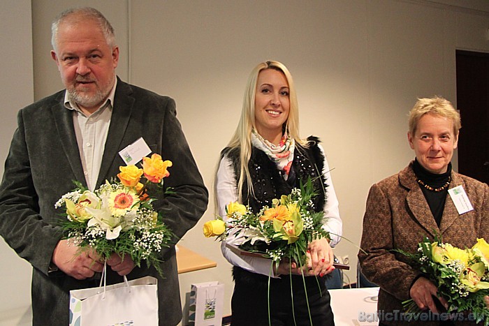 «Gada cilvēks tūrismā 2010» laureāti - vairāk informācijas tūrisma industrijas ziņu portālā www.TurismaBizness.lv «Gada cilvēks tūrismā 2010» laureāti - vairāk informācijas tūrisma industrijas ziņu portālā www.TurismaBizness.lv 52941