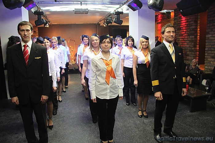 Tūroperators Novatours svin 10 gadu jubileju klubā Kefīrs - viesu apkalpošanas komanda 52951