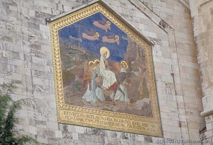 Jeruzaleme ir viena no senākajām pasaules pilsētām un tajā atrodamas neskaitāmas dažādu varu un reliģiju pēdas - arhitektūras pieminekļi
Foto: www.go Jeruzaleme ir viena no senākajām pasaules pilsētām un tajā atrodamas neskaitāmas dažādu varu un reliģiju pēdas - arhitektūras pieminekļi
Foto: www.go 53142