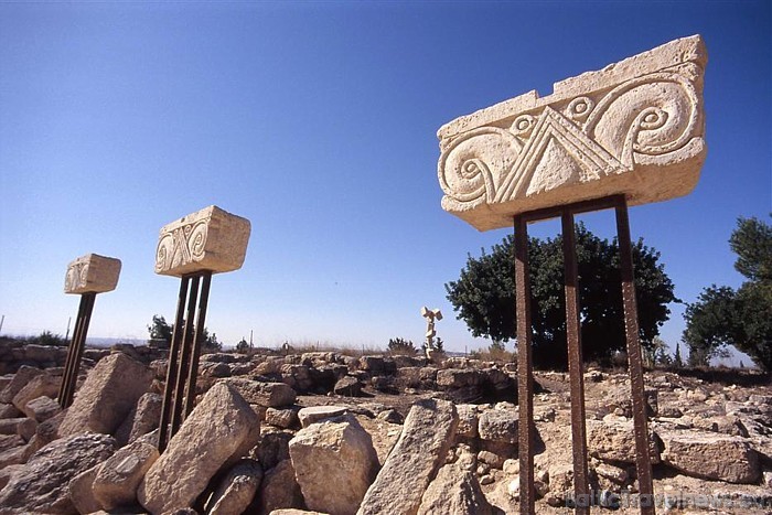 Pirmās liecības par cilvēku mītnēm Jeruzalemes teritorijā liecina, ka cilvēki te dzīvojuši jau 4000 gadu pirms mūsu ēras
Foto: www.goisrael.com 53143