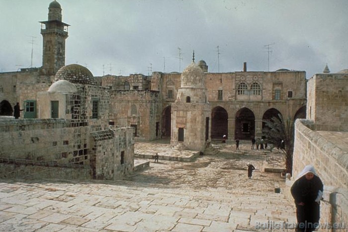 No Jeruzalemes iespējams doties ekskursijās uz citām pilsētām, piemēram, uz Bētlemi, Nācareti vai Jēriku, kas atrodas Palestīnas teritorijā
Foto: www No Jeruzalemes iespējams doties ekskursijās uz citām pilsētām, piemēram, uz Bētlemi, Nācareti vai Jēriku, kas atrodas Palestīnas teritorijā
Foto: www 53152