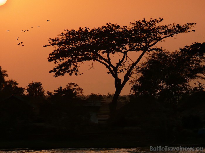 Silta ēdienreize Bangladešā maksā mazāk nekā viens eiro, bet viesnīca pieejama par cenu zem desmit eiro
Foto: joiseyshowaa Silta ēdienreize Bangladešā maksā mazāk nekā viens eiro, bet viesnīca pieejama par cenu zem desmit eiro
Foto: joiseyshowaa 53461