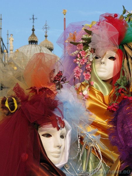 Centrālais Venēcijas karnevāla elements vienmēr ir bijušas maskas 53694