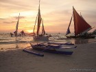 Ūdens sports Filipīnās nav tikai izprieca - laivas ir nepieciešamas, lai no vienas salas nokļūtu citās
Foto: chijs 8