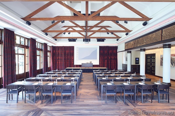 Papildus tam viesnīca iecienīta arī dažādu lietišķu tikšanos un konferenču rīkošanai
Foto: © Lindner Papildus tam viesnīca iecienīta arī dažādu lietišķu tikšanos un konferenču rīkošanai
Foto: © Lindner 54061