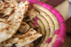 Arābu kultūru iespējams iepazīt arī kulināri - ēdot vietējos gardumus un iecienītākos ēdienus
Foto: fotohalde 9