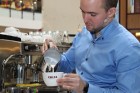 Īpašo kafijas pupiņu maisījumu brāļi Kostas nosauca par Mocha Italia. Šo kafiju palīdzēja radīt viņu tieksme pēc pilnības 25