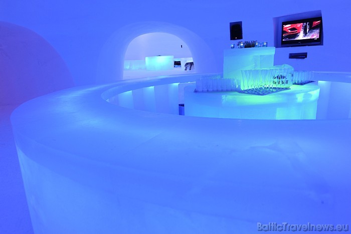 Viesnīcā var malkot gardus kokteiļus ledus bārā
Foto: © Volvo Ice Camp 54500