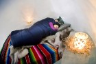 Neskatoties uz to, ka apmeklētāji nakšņo ledus gultās, viņiem tiek izsniegta īpaša gultasveļa un aprīkojums, kas salt neļaus
Foto: © Volvo Ice Camp 18