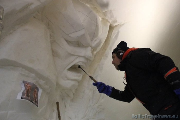 No sniega izveidotās skulptūras ir neticami līdzīgas filmās redzamajiem tēliem
Foto: Uldis Zariņš 54801