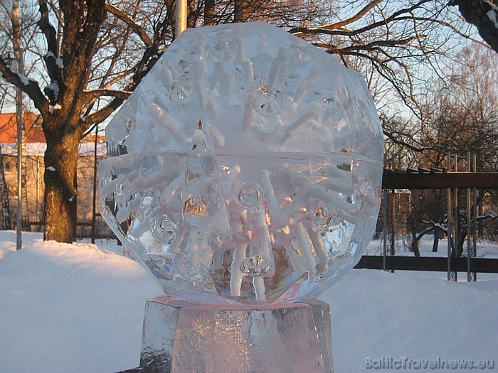 Dažādu pasaules valstu mākslinieku darinātās ledus skulptūras 55293