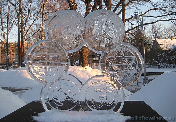 Dažādu pasaules valstu mākslinieku darinātās ledus skulptūras 55298
