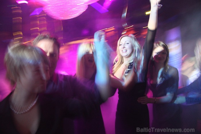 Novatours ielīksmo vasaras ceļojumu sezonu naktsklubā «Scandal». Vairāk bilžu - Facebook.com/Travelnews.lv Novatours ielīksmo vasaras ceļojumu sezonu naktsklubā «Scandal». Vairāk bilžu - Facebook.com/Travelnews.lv 55962