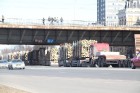Šodien, 24.03.2011. pie Rīgas pils, apmēram, 200 kravas pārvadātāji protestēja pret valdības lēmumiem 6