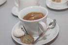Kafijas neatņemama sastāvdaļa - mazs pašgatavots gardums (www.RestoransProvansa.lv, Strēlnieku ielā 1a) 11