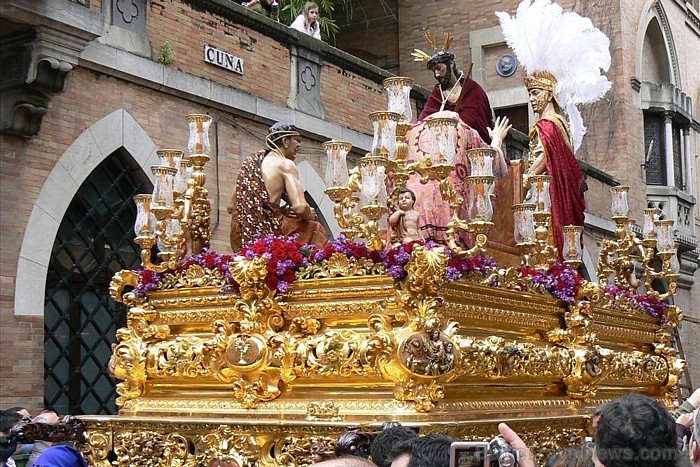 Semana Santa norisināsies no 15.04.-24.04.2011. Spānijā, Seviljā
Foto: Damian Corigan 57923