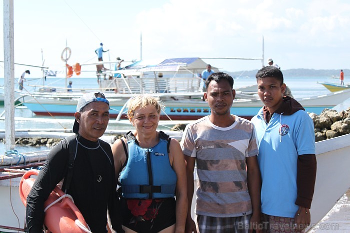 Kopā ar komandu pēc veiksmīgas peldes ar vaļhaizivīm
Foto: Irīna Klapere, Relaks Tūres gide 58183