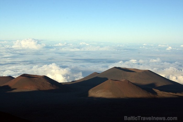 Mauna Kea trodas Havaju salās. No havajiešu valodas Mauna Kea nozīmē baltais kalns
Foto: Ontarions Mauna Kea trodas Havaju salās. No havajiešu valodas Mauna Kea nozīmē baltais kalns
Foto: Ontarions 58409