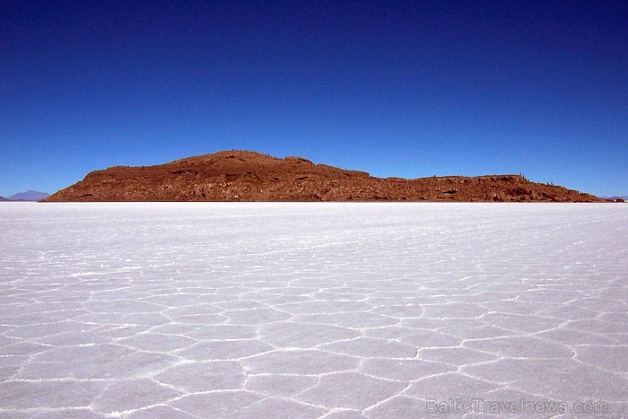 Salar de Uyuni ir pasaules lielākais sāls ezers, kurš atrodas Bolīvijā
Foto: Terre.sans.frontiere.free.fr Salar de Uyuni ir pasaules lielākais sāls ezers, kurš atrodas Bolīvijā
Foto: Terre.sans.frontiere.free.fr 58460